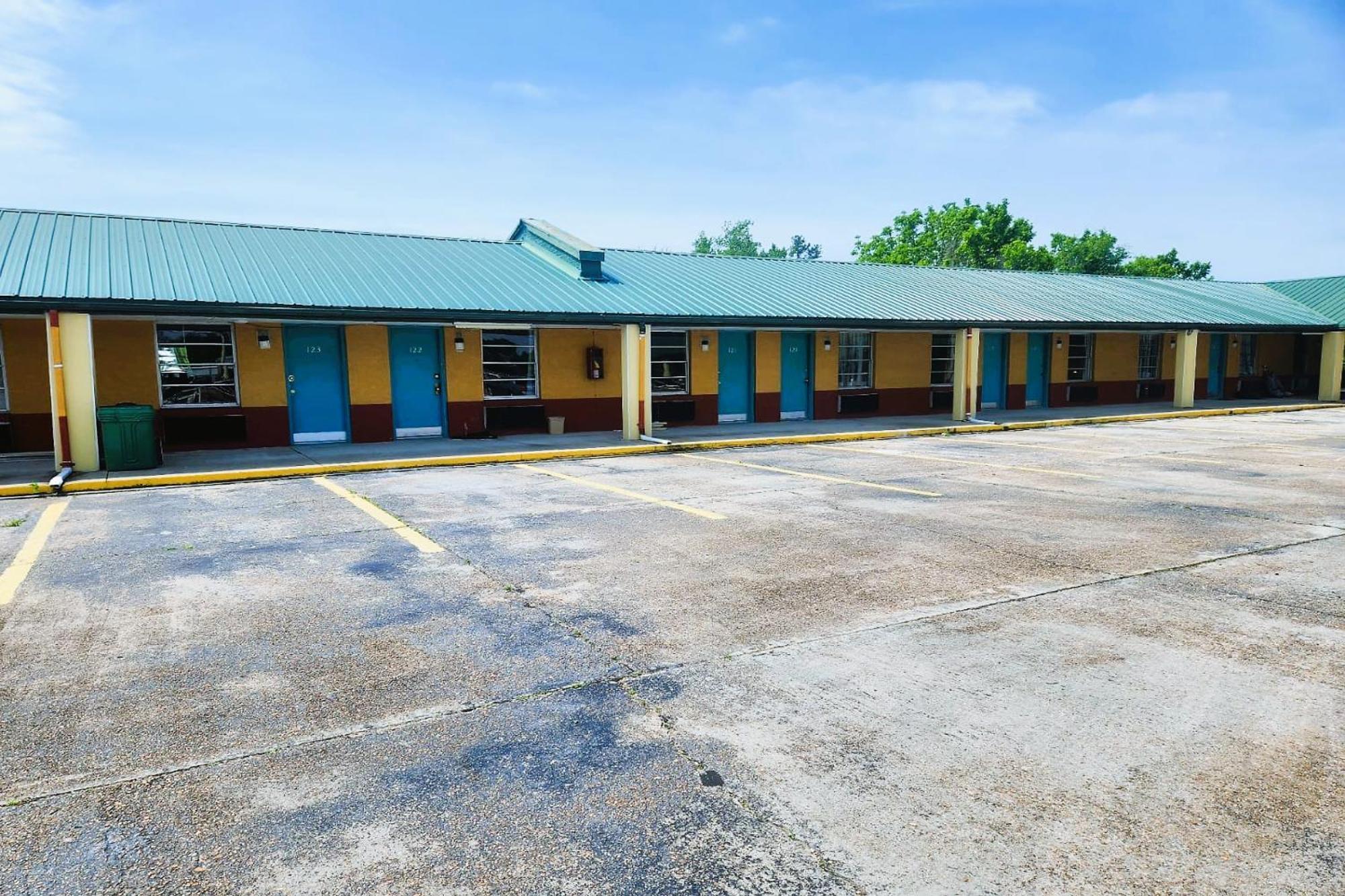 Travel Inn By Oyo, Hwy 80 - Jackson Exterior photo
