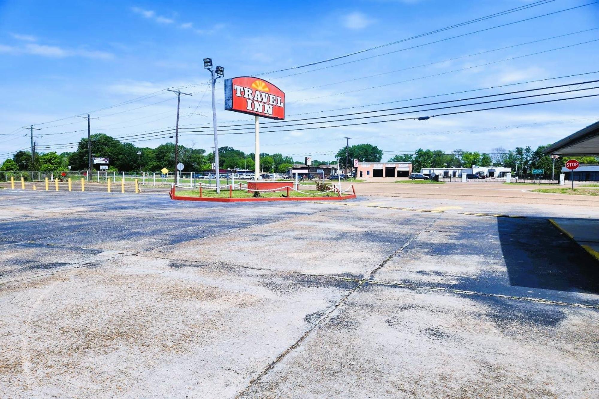 Travel Inn By Oyo, Hwy 80 - Jackson Exterior photo